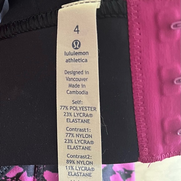 Lululemon workout tank top with built in adjustable band shelf bra - Picture 4 of 5